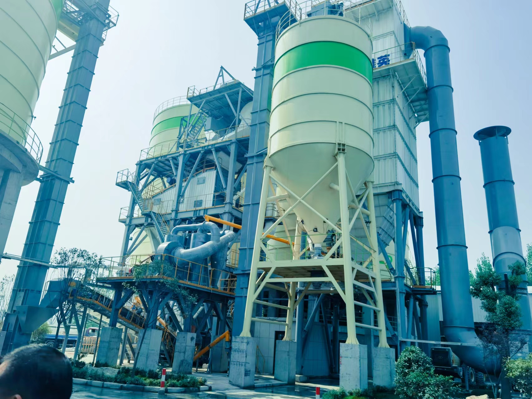 服務(wù)客戶(hù)，為了客戶(hù)，實(shí)現(xiàn)價(jià)值！